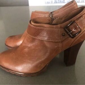 💫Sofft Cognac booties size 7